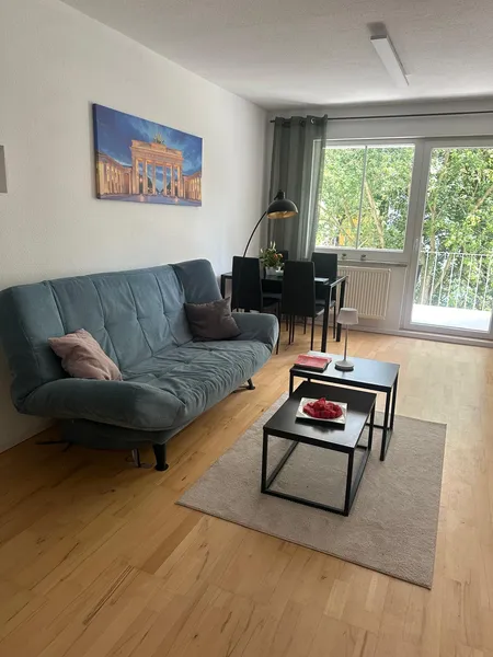 Ruhige, helle und möblierte 2-Zimmer-Wohnung mit Aufzug in Berlin-Adlershof — photo 1